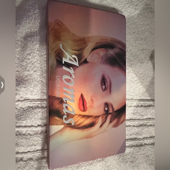 Eyeshadow palette - Picture 2 of 7